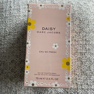 COPY - Marc Jacobs Eau So Fresh Daisy perfume